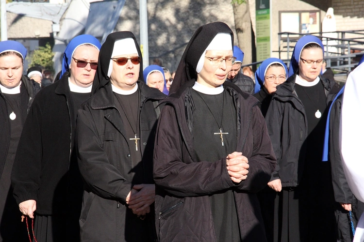 Uroczystość Wszystkich Świętych na cmentarzu przy ul. Bujwida