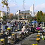 Procesja żałobna po Cmentarzu Wawrzyszewskim