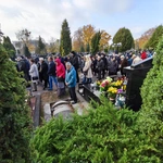 Procesja żałobna po Cmentarzu Wawrzyszewskim