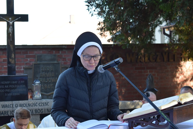 Święci są pośród nas