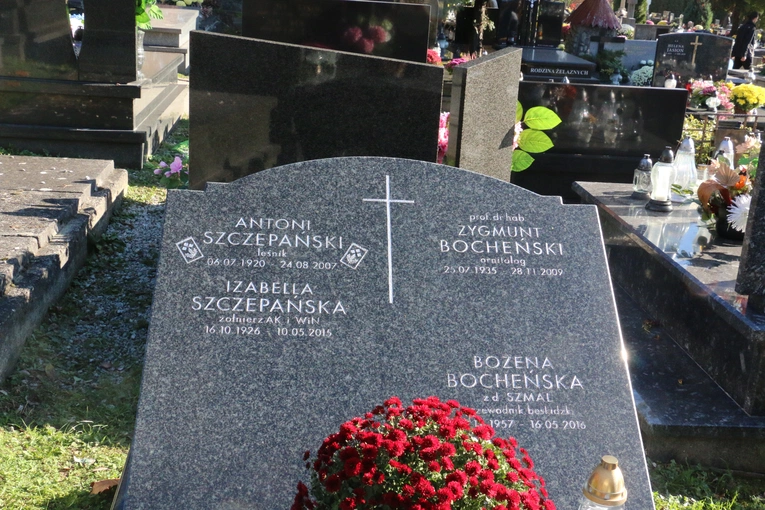 Dzień Wszystkich Świętych na cmentarzu Salwatorskim 2024