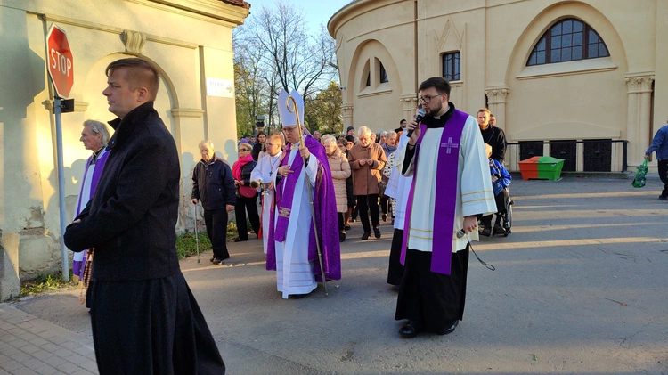Uroczystość na cmentarzu