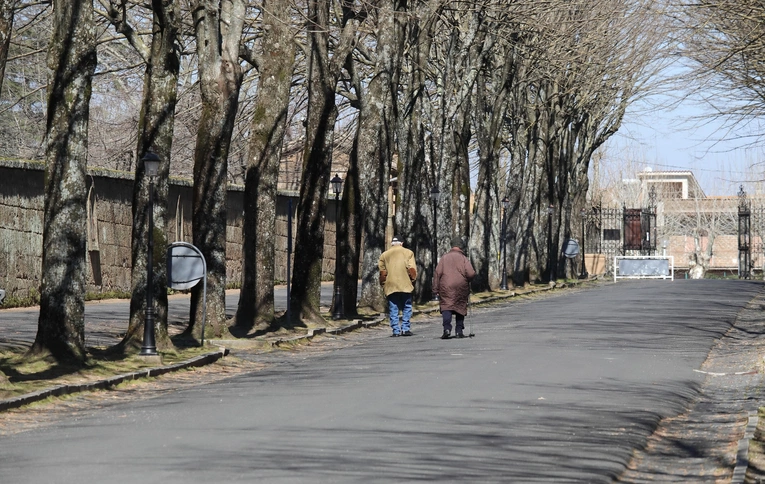 Ekspert: nie potrafimy towarzyszyć umierającym bliskim, nie oswajamy śmierci