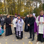 Modlitwa na zielonogóskim cmentarzu