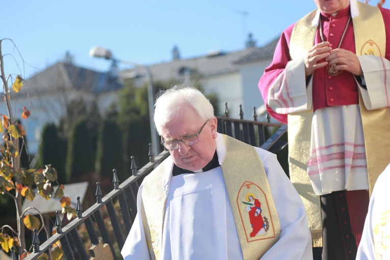 Poświęcenie krypty i figur świętych