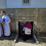 Poświęcenie krypty i figur świętych