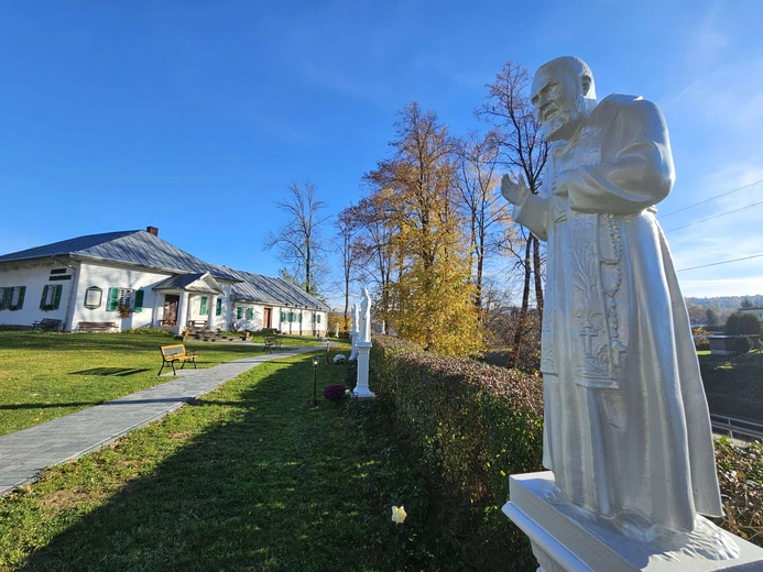 Poświęcenie krypty i figur świętych