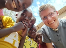 Ks. Mateusz Gamza poleci na misje do Zambii