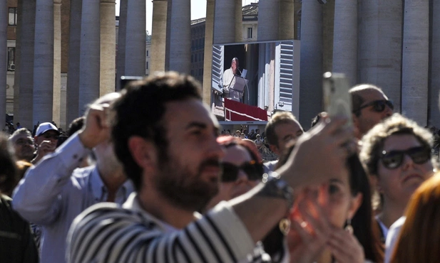 Papież: źródłem wszystkiego jest miłość