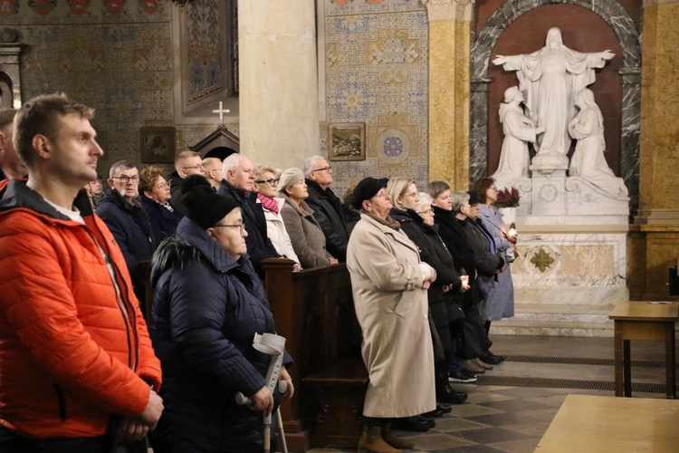 Płock. Msza św. za zmarłych pacjentów hospicjum Caritas