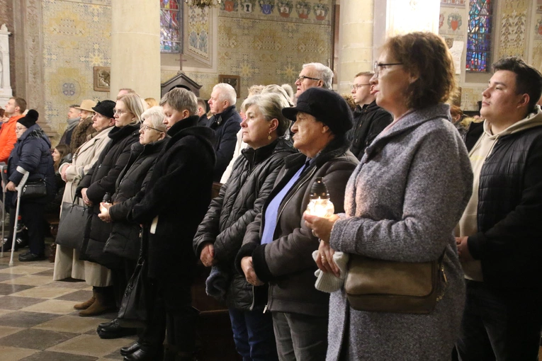 Płock. Msza św. za zmarłych pacjentów hospicjum Caritas