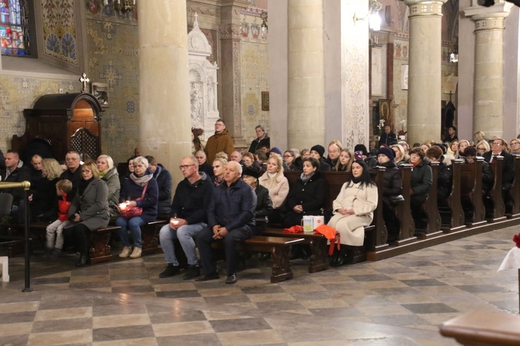 Płock. Msza św. za zmarłych pacjentów hospicjum Caritas