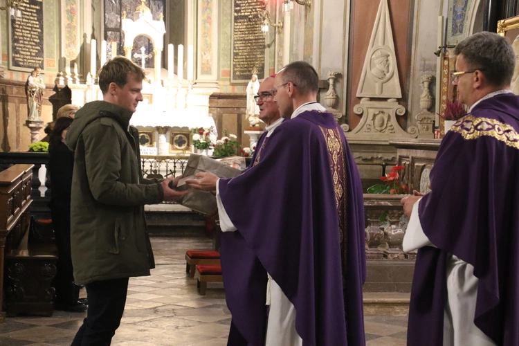 Płock. Msza św. za zmarłych pacjentów hospicjum Caritas