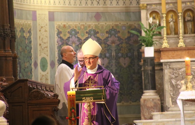 Płock. Msza św. za zmarłych pacjentów hospicjum Caritas