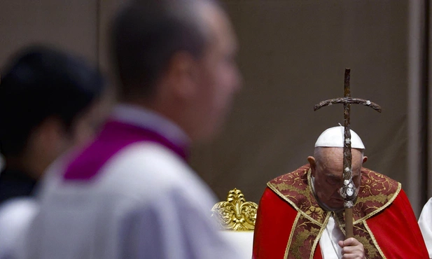 Papież: Jezus umiera z nami, ponieważ umiera dla nas