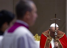 Papież: Jezus umiera z nami, ponieważ umiera dla nas