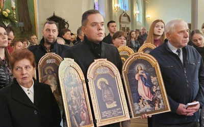 Jezus, Matka i Wszyscy Święci