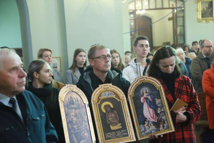 Początek peregrynacji Tryptyku Pleśneńskiego