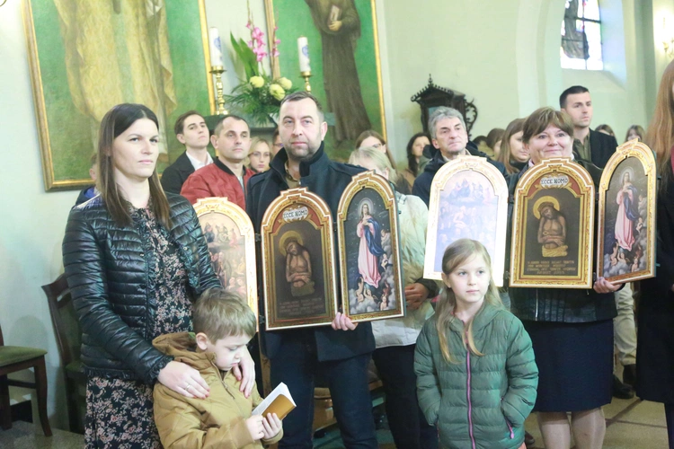 Początek peregrynacji Tryptyku Pleśneńskiego