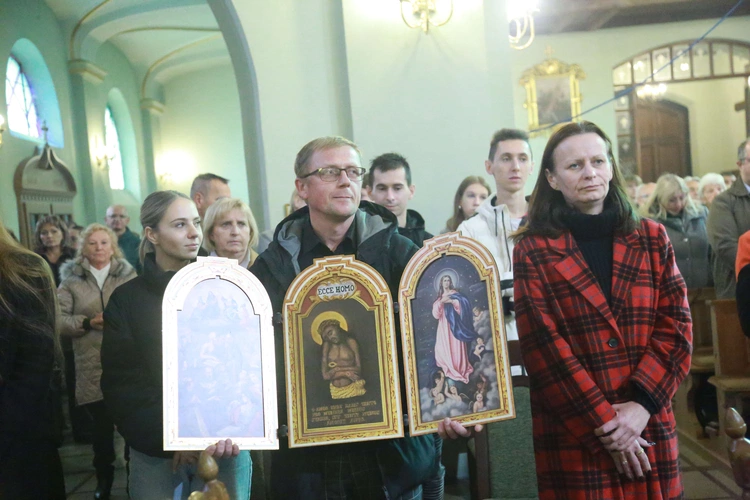 Początek peregrynacji Tryptyku Pleśneńskiego