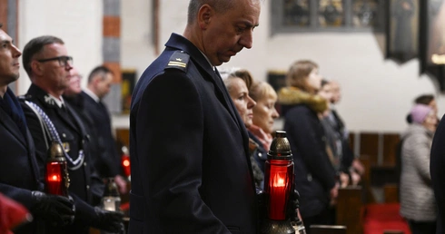 Strażacy modlili się za swoich zmarłych