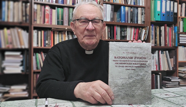 Ratunek w koloratce. Nowa publikacja o księżach, którzy ratowali Żydów w czasie II wojny światowej 