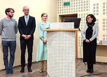 Autorzy publikacji (od lewej): Konrad Waniewski, Tomasz Szybisty i Joanna Utzig, oraz Anna Szadkowska, diecezjalny konserwator zabytków.