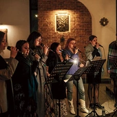 Wydarzenie muzycznie wspierał zespół Holy Wins, obchodzący niejako swoje święto…