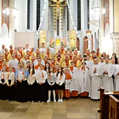 Z bp. Pawłem Stobrawą, który przewodniczył Mszy św.