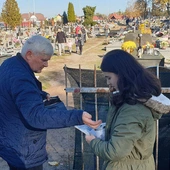 W zbieranie datków zaangażowała się także szkolna młodzież.
