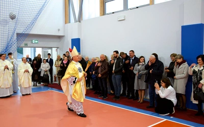 Obiekt sportowy poświęcił bp Marek Solarczyk.