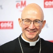 	Nowy arcybiskup warszawski ma 56 lat.