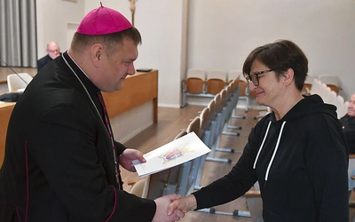 	Rada jest powoływana na trzyletnią kadencję. Na zdjęciu: moment wręczania dekretów.