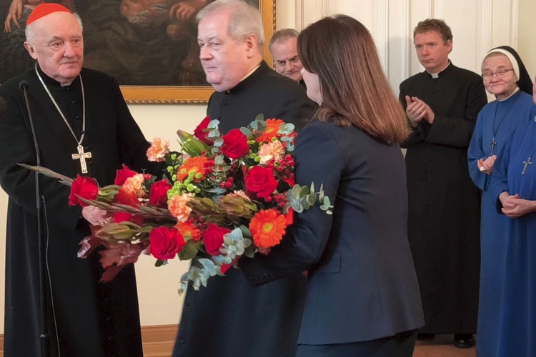 	– Jeszcze chwilę będziecie się ze mną musieli męczyć  – żartował kard. Nycz, którego papież Franciszek  mianował administratorem apostolskim.
