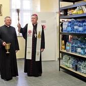 	Abp Józef Kupny pobłogosławił budynek po gruntownym remoncie.