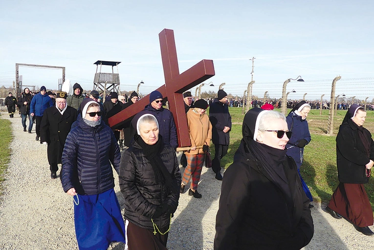 Rzesze wiernych przybyły na doroczne nabożeństwo.