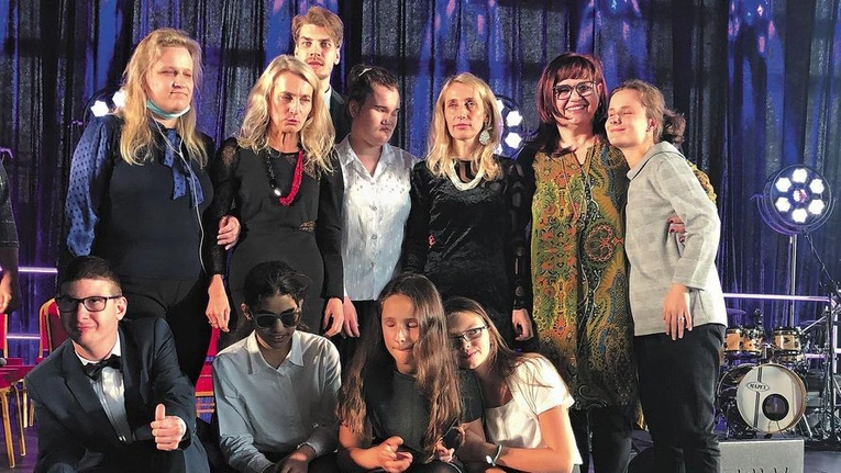 Allegria, czyli radość. Śpiew niewidomych dzieci jak światło w mroku