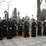 Modlitwa wspólnoty WSD w Radomiu za zmarłych duchownych 