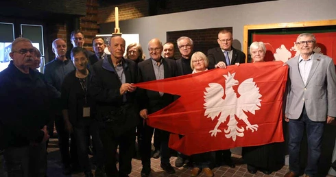 Sztandary opozycjonistów krakowskich