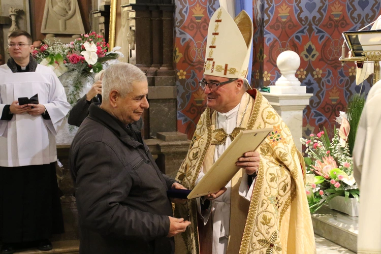 Płock. Nieszpory i medale Benemerenti