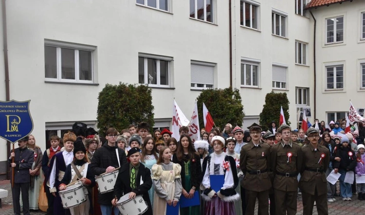 Marsz patriotyczny "Pijarskiej" 