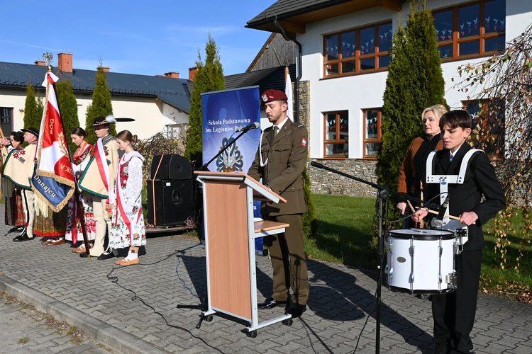 Szkoła w Czarnym Dunajcu od roku nosi imię Legonów Polskich
