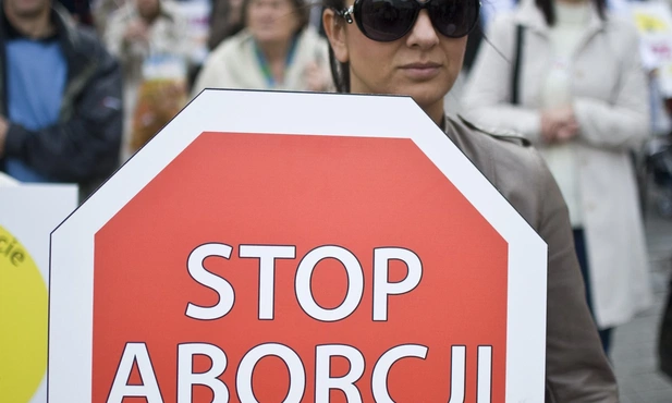 Obrońcy życia: skierowanie do dalszych prac projektu depenalizacji aborcji to złamanie Konstytucji