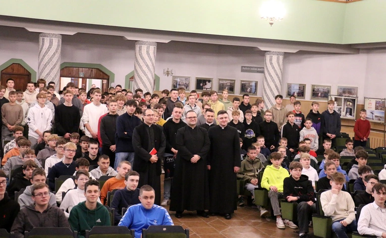 Zajęcia odbywały się w Auli Jana Pawła II.