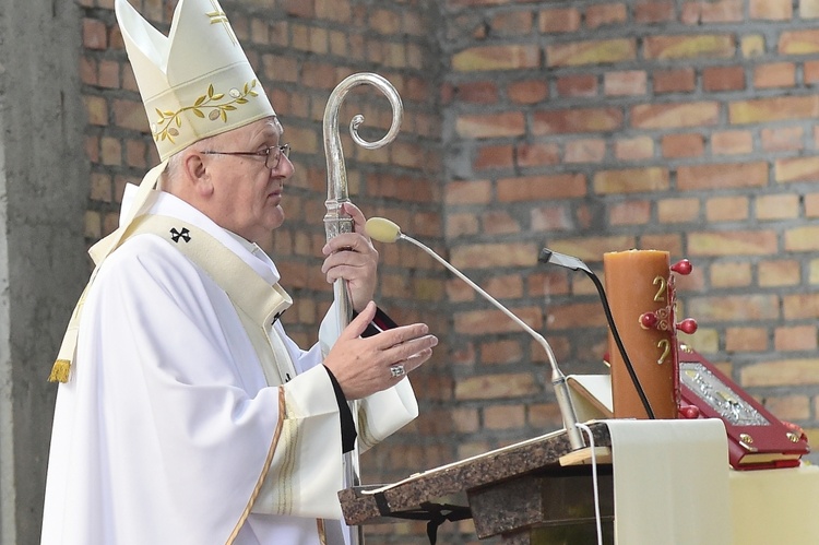 Olsztyn. Poświęcenie popiersia bł. Stefana Wyszyńskiego