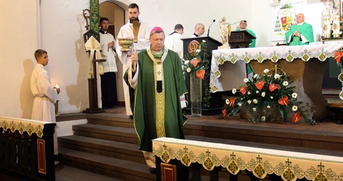 Troska o świątynię, budowanie bliskości i wzór pierwszych chrześcijan