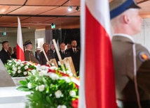 Wieńce w Mauzoleum Prezydentów RP na Uchodźstwie