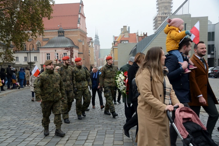 Przemarsz w Święto Niepodległości w Opolu
