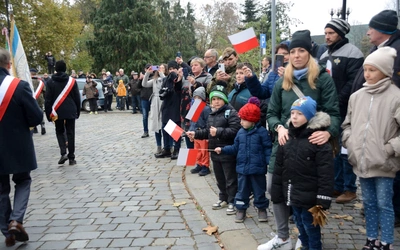 Przemarsz w Święto Niepodległości w Opolu