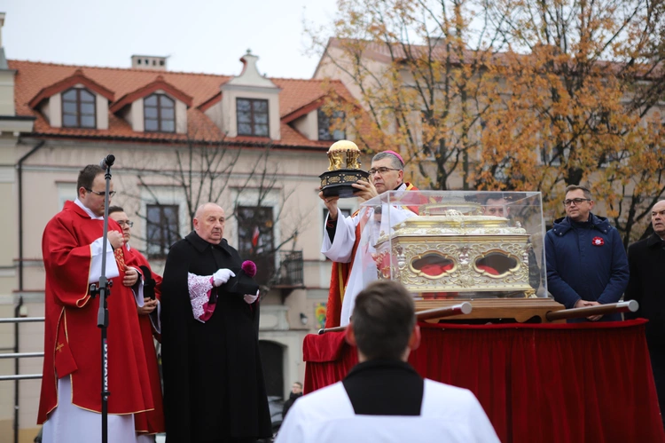 Patronka diecezji na ulicach Łowicza